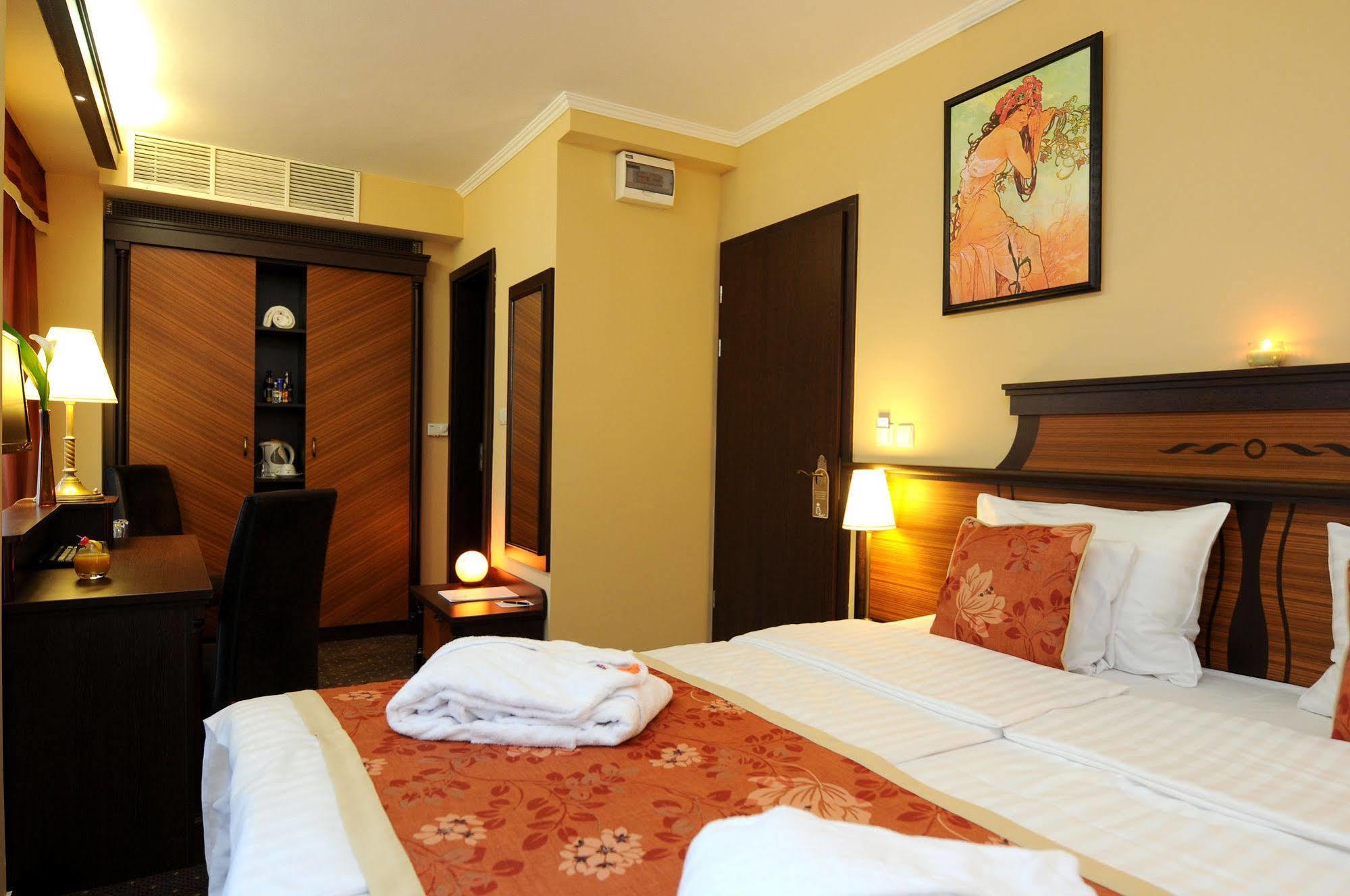 Residence Baron Budapest Bagian luar foto